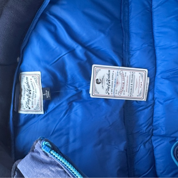 Flag and Anthem Quilted Vest with Zipper Pockets - Picture 2 of 2